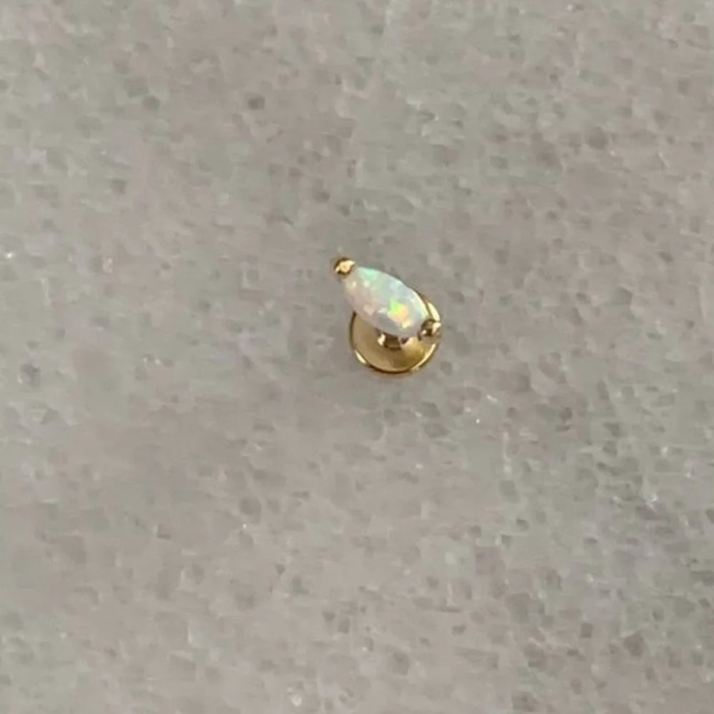 18k Gold Opal Crystal Teardrop Earring Brand New